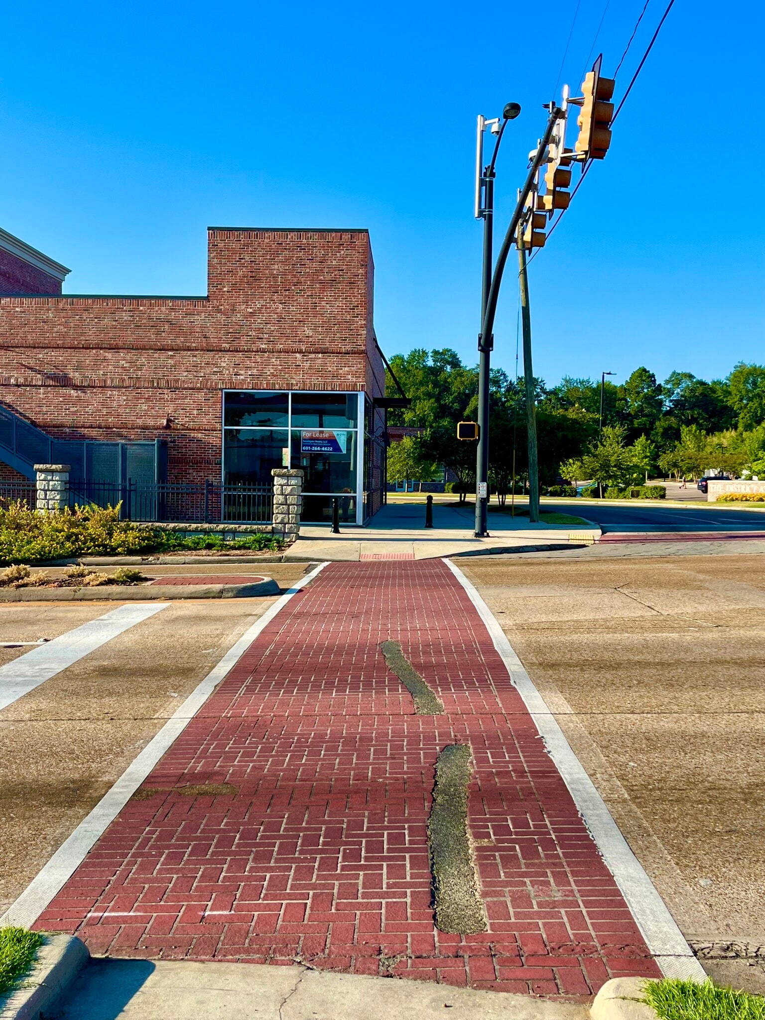 3002 Hardy St, Hattiesburg, MS for lease Interior Photo- Image 1 of 8