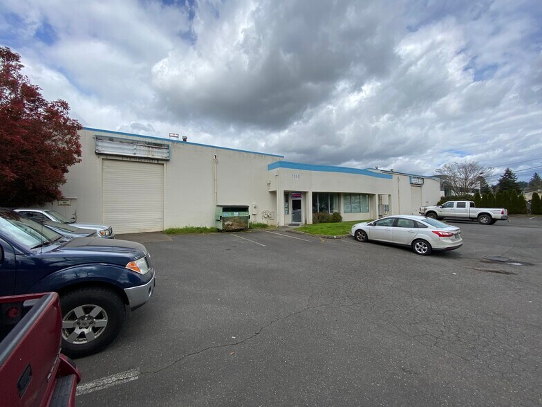 7205 SE Johnson Creek Blvd, Portland, OR for sale - Primary Photo - Image 1 of 1