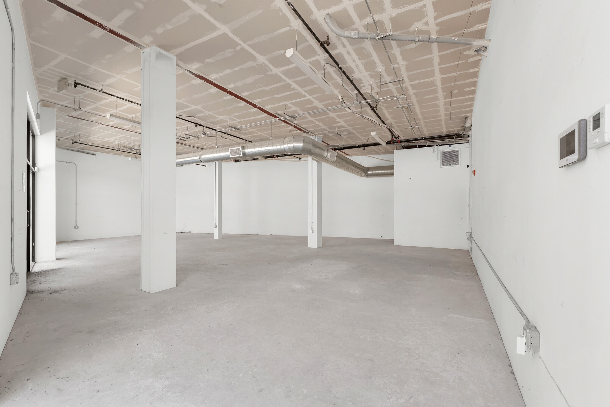 4671-4681 Huntington Dr S, Los Angeles, CA for lease Interior Photo- Image 1 of 8