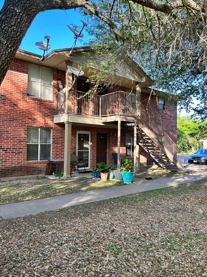 17031705 S Washington St, Beeville, TX 78102