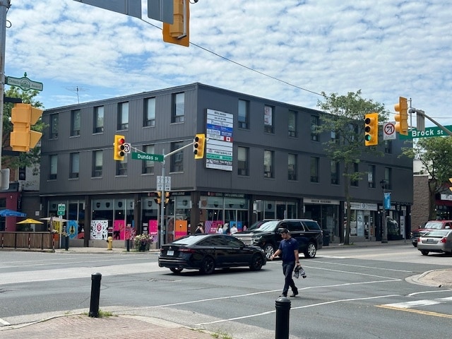 100 Brock St S, Whitby, ON for lease - Building Photo - Image 3 of 4