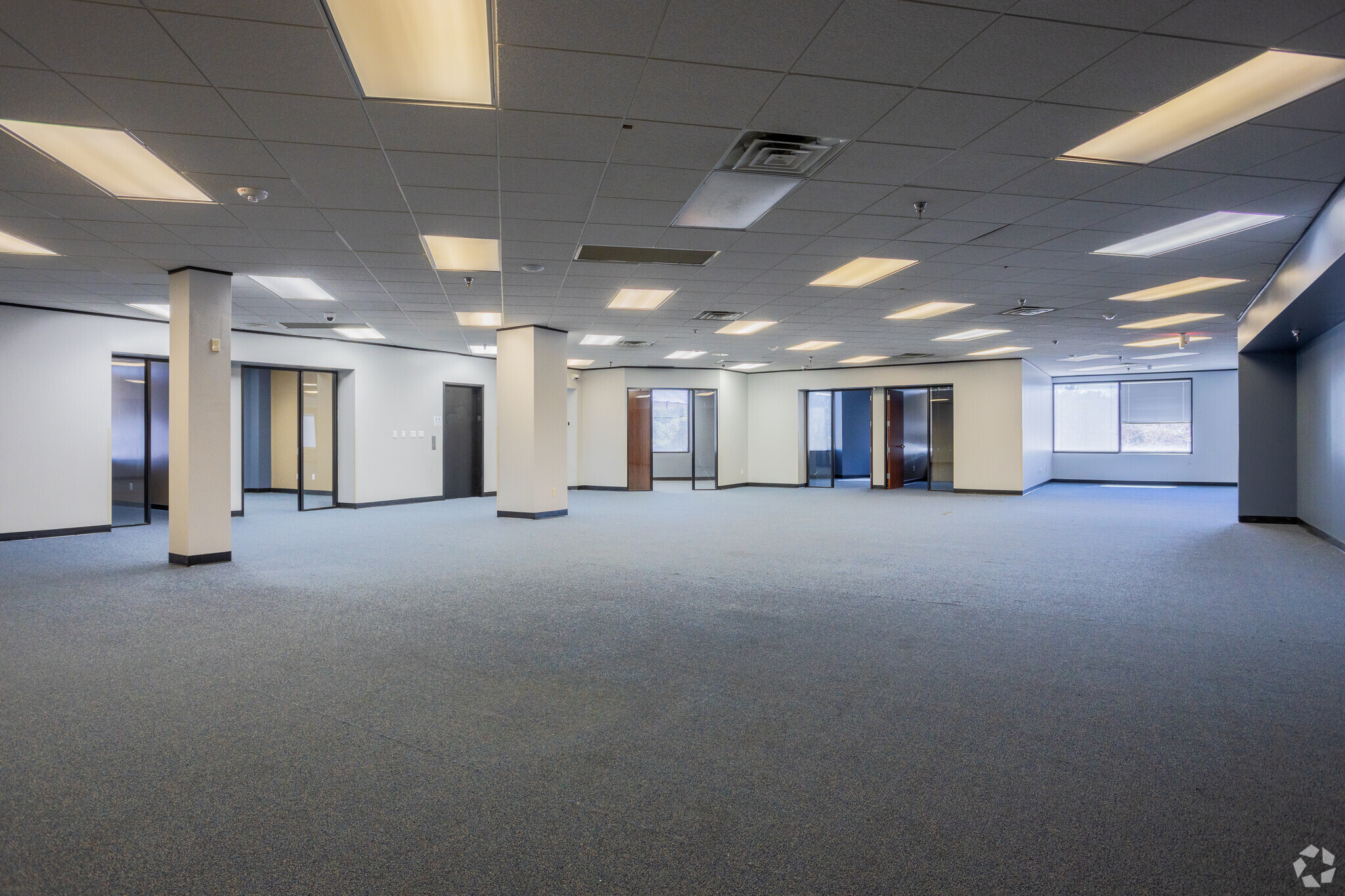 10600 Corporate Dr, Stafford, TX for lease Interior Photo- Image 1 of 4