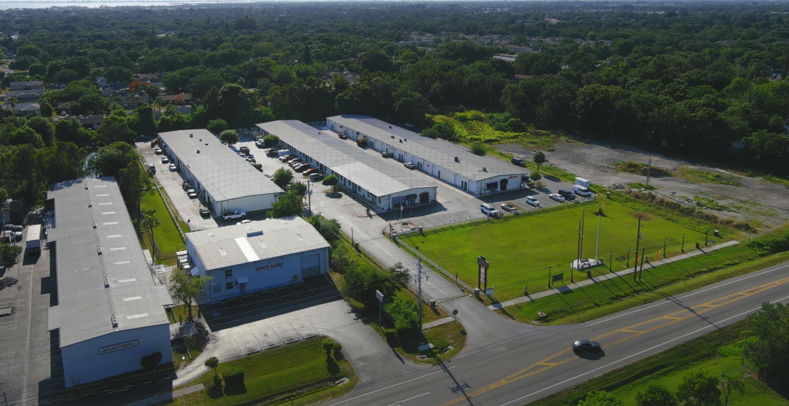 7040 15th St E, Sarasota, FL for lease Building Photo- Image 1 of 5