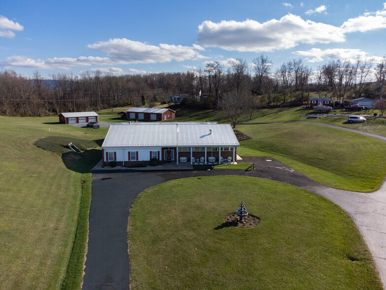 8 Rainbow Ln, Waynesboro, VA for sale - Building Photo - Image 1 of 74