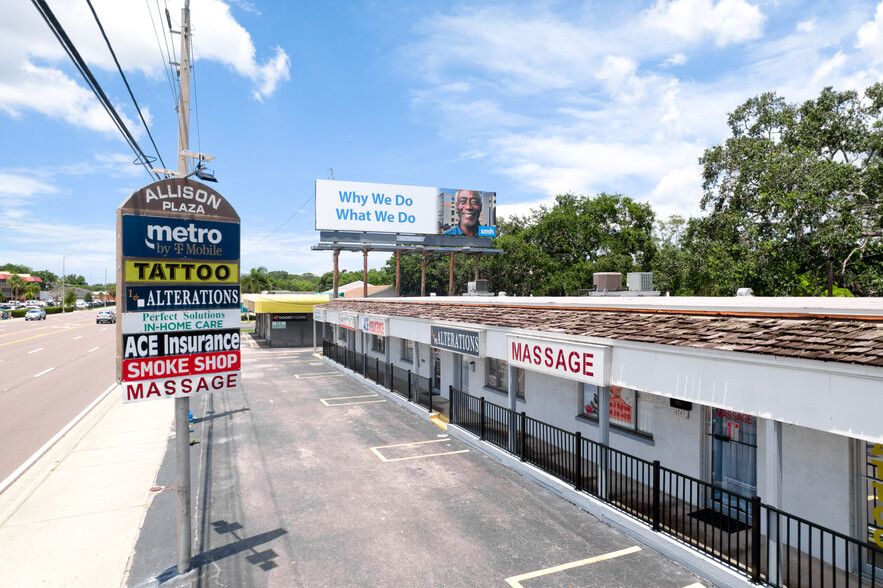 4235 Bee Ridge Rd, Sarasota, FL for sale - Building Photo - Image 1 of 13