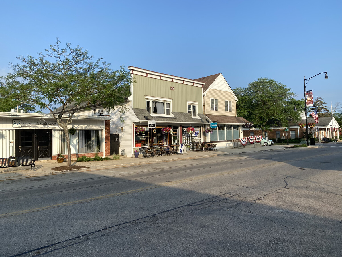 107 S Main St, Wauconda, IL 60084 | LoopNet