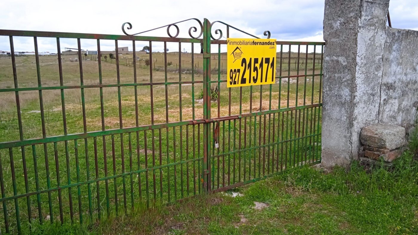 Land in Arroyo de la Luz for sale Building Photo- Image 1 of 3