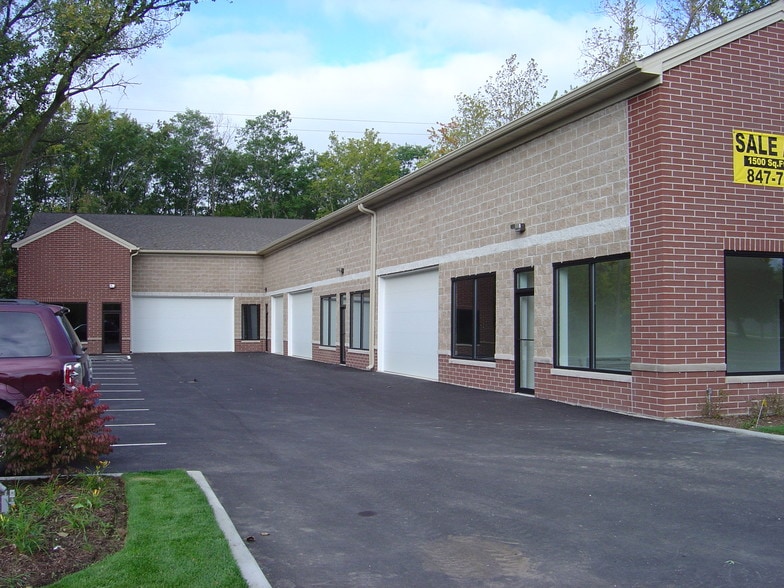 914 S Green Bay Rd, Waukegan, IL 60085