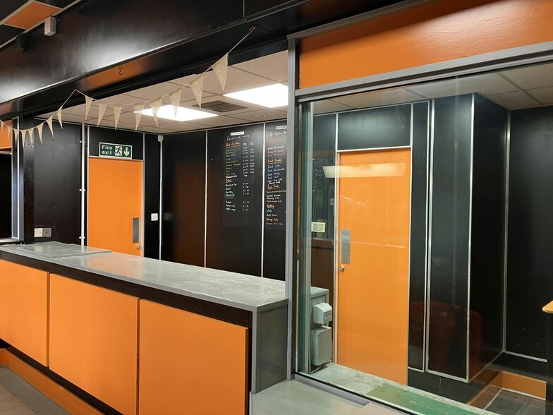 Benton Ln, Newcastle Upon Tyne for lease - Interior Photo - Image 2 of 6