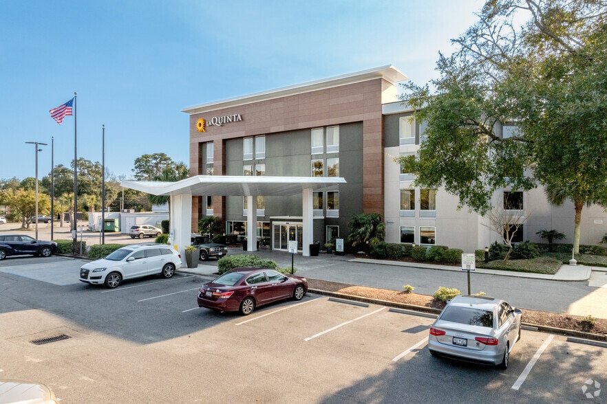 4709 N Kings Hwy, Myrtle Beach, SC for sale - Building Photo - Image 3 of 7