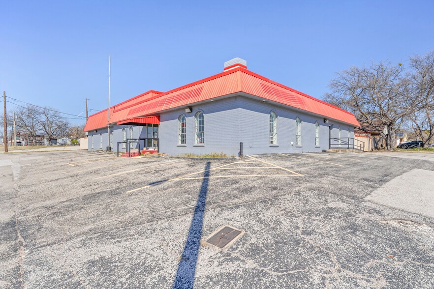 8620 Clifford St, Fort Worth, TX for sale - Building Photo - Image 2 of 24