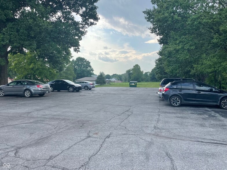 4040 S Meridian St, Indianapolis, IN for lease - Building Photo - Image 3 of 16