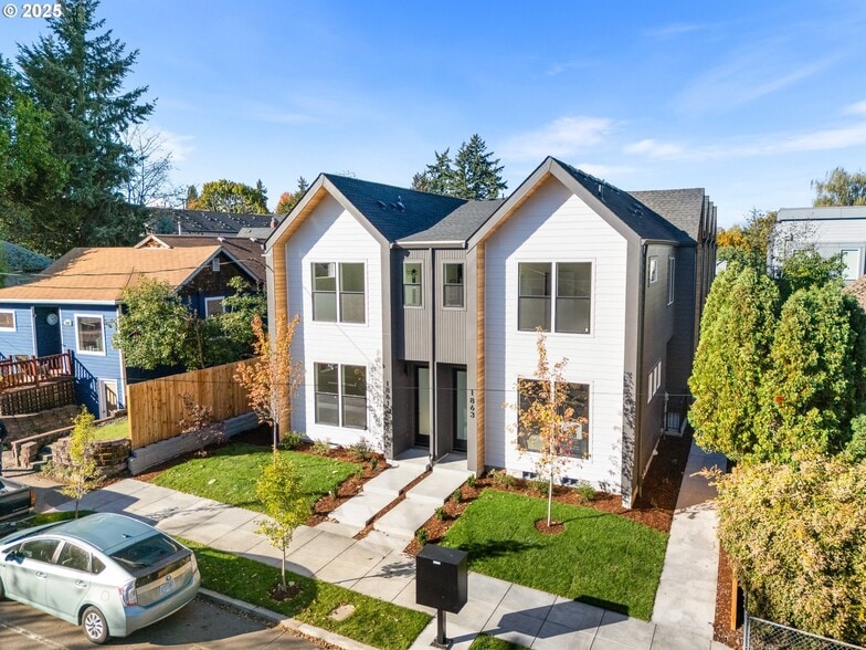 1873 Tacoma st, Portland, OR for sale - Primary Photo - Image 1 of 18