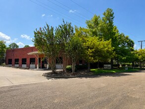 100 Briarwood West Dr, Jackson, MS for lease Interior Photo- Image 2 of 13