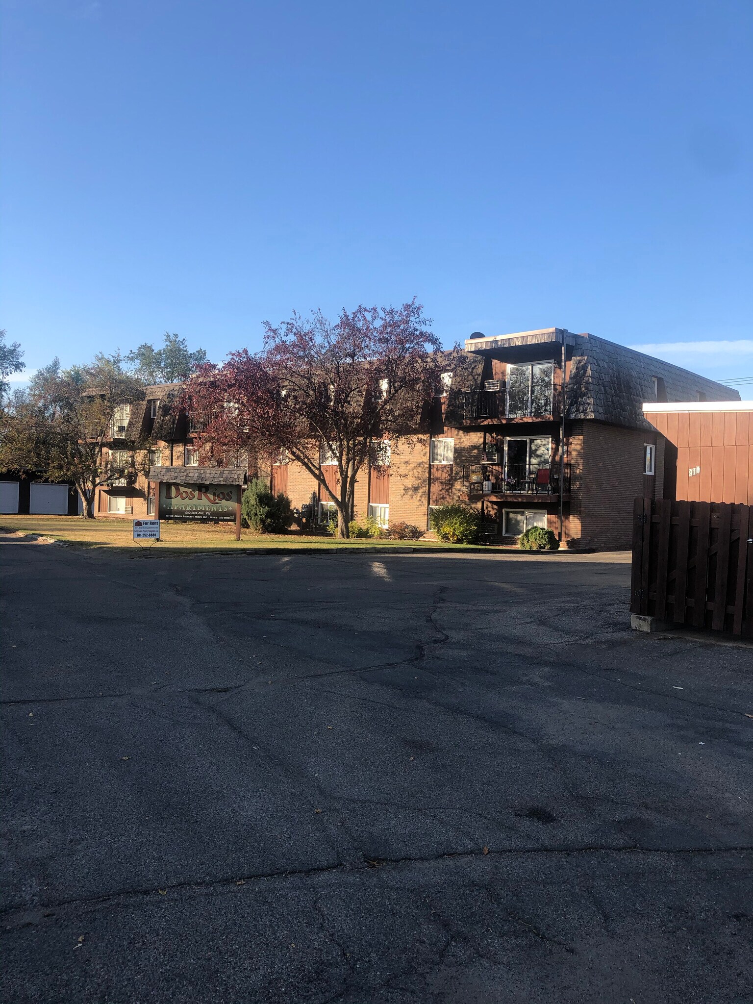 910 2nd Ave SW, Jamestown, ND for sale Primary Photo- Image 1 of 1