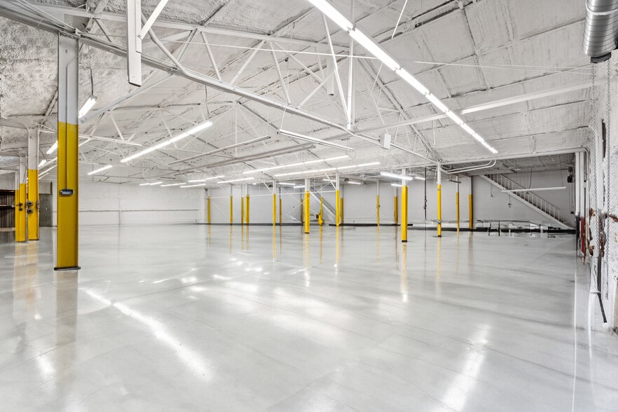 5011 Navigation Blvd, Houston, TX for lease - Building Photo - Image 2 of 21