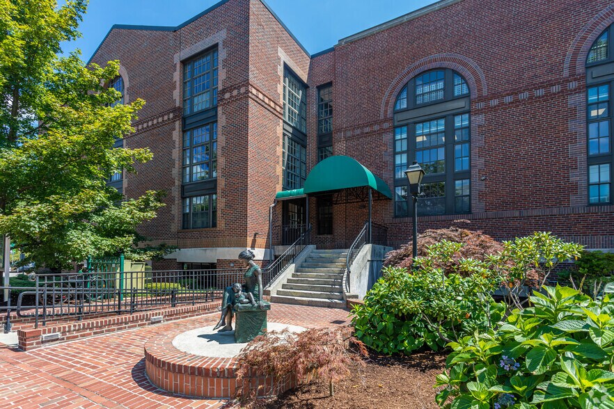 511 Water St, Arlington, MA 02476