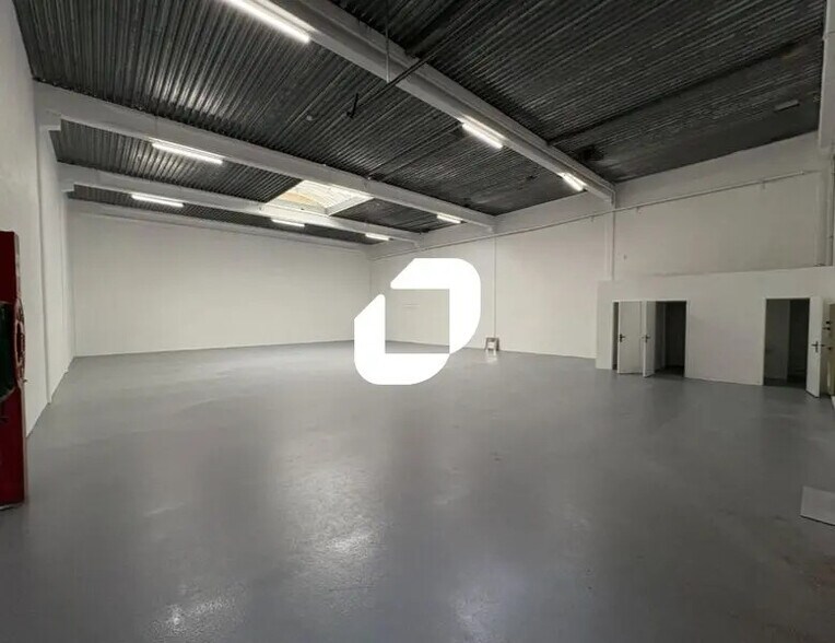 Flex in Éragny for lease - Building Photo - Image 2 of 22