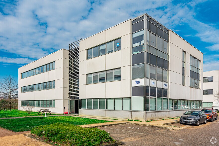 Office in Dardilly for sale - Primary Photo - Image 1 of 4