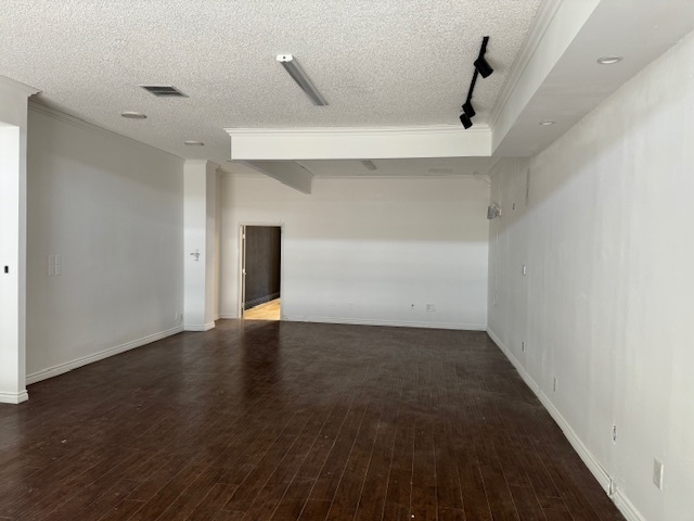 7057-7059 Reseda Blvd, Reseda, CA for lease - Interior Photo - Image 3 of 12