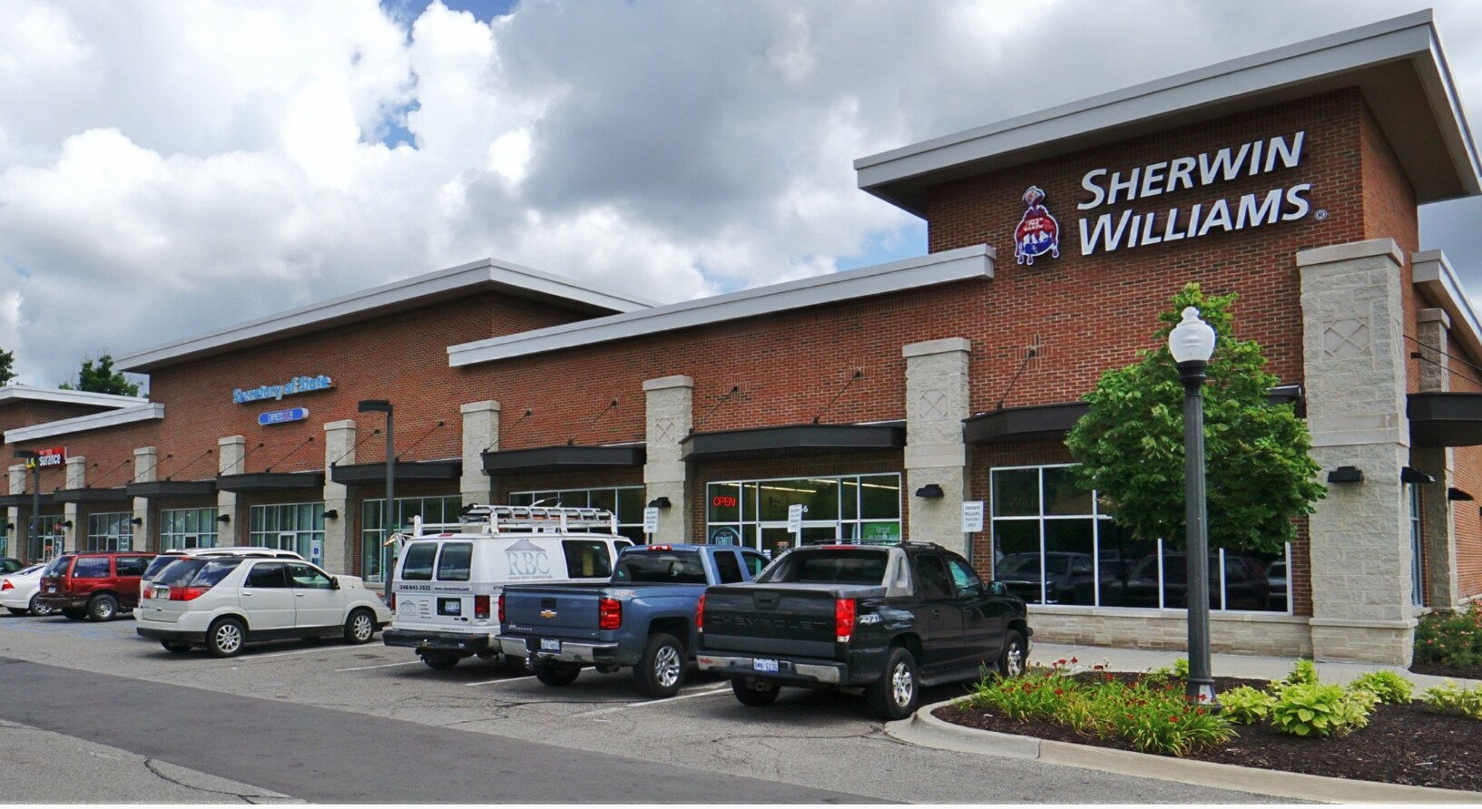 7050-7198 Sashabaw Rd, Clarkston, MI for sale Building Photo- Image 1 of 1