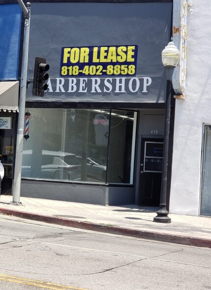 438 N Fairfax Ave, Los Angeles, CA for lease - Building Photo - Image 2 of 28