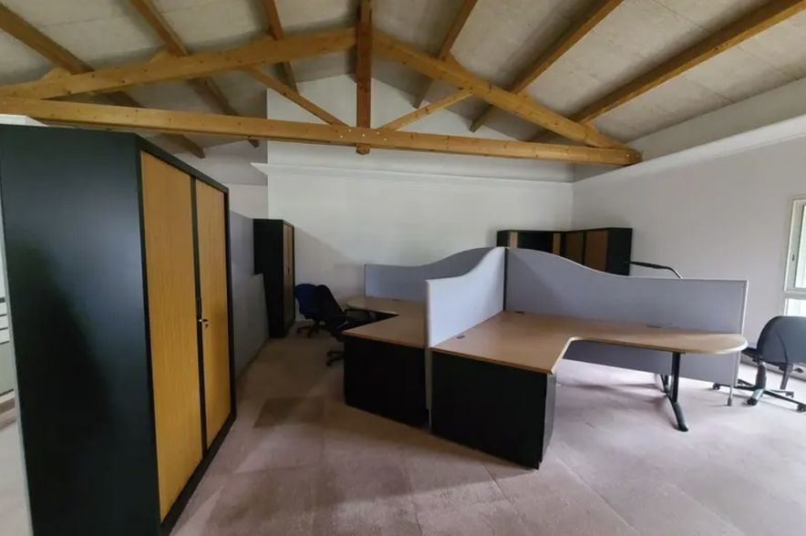 Office in Nézignan-l'Évêque for sale - Interior Photo - Image 2 of 10