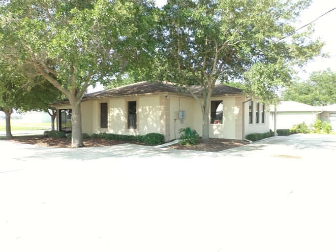 550 Airport Ave E, Venice, FL for lease - Primary Photo - Image 2 of 3