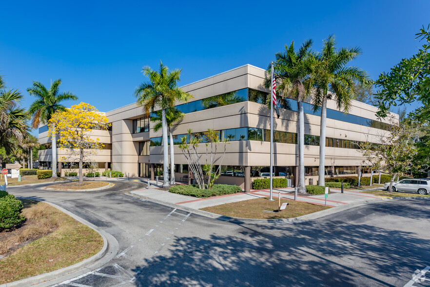 800 Goodlette Rd N, Naples, Fl 34102 - Commons Professional Park 