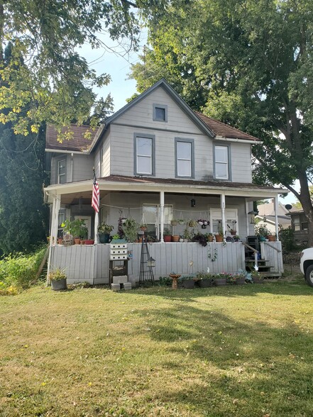 803 W Avon St, Freeport, IL for sale - Primary Photo - Image 1 of 1