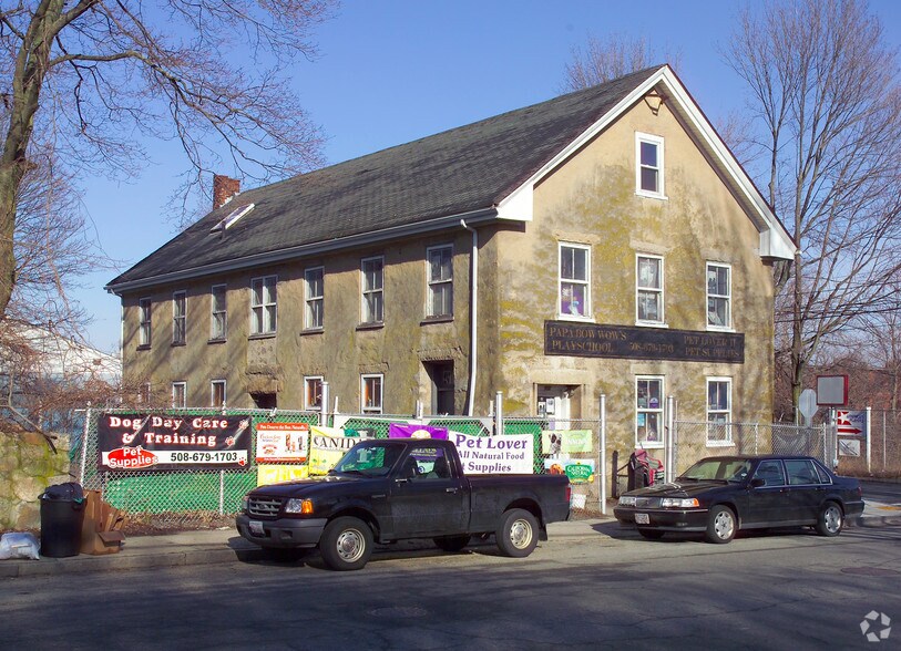 505 Bay St, Fall River, MA 02724