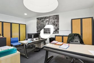 Office in Paris for sale Interior Photo- Image 2 of 24