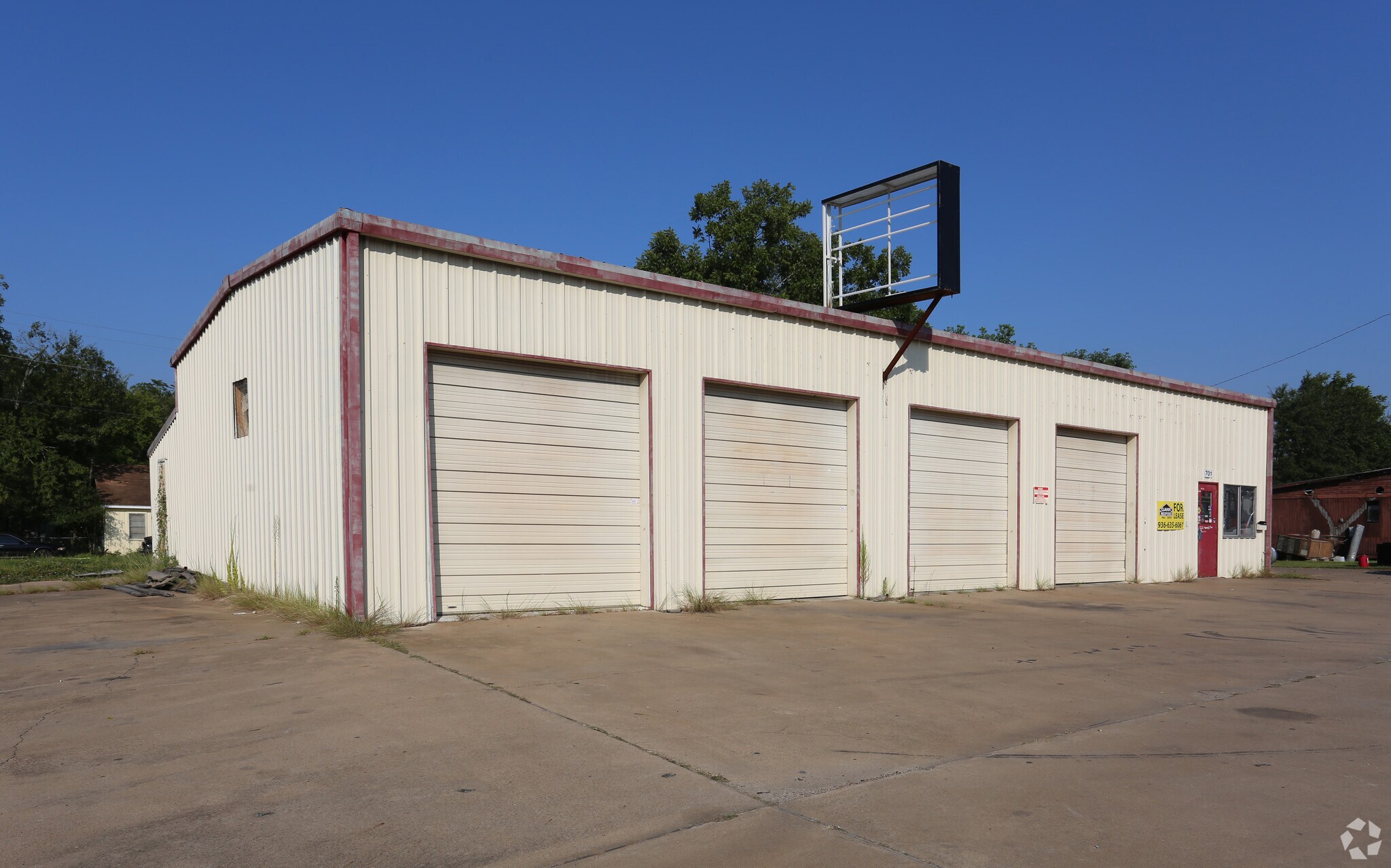 701 N Timberland Dr, Lufkin, TX for sale Primary Photo- Image 1 of 1