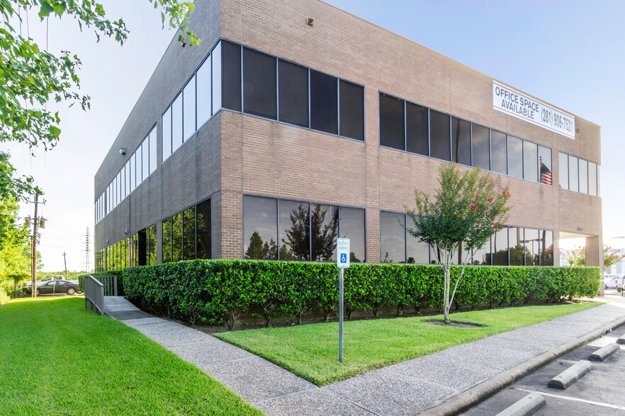 13850 Gulf Fwy, Houston, TX for lease - Building Photo - Image 2 of 22