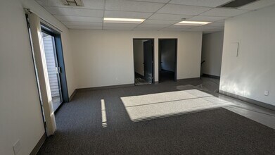 901 Rainier Ave N, Renton, WA for lease Interior Photo- Image 1 of 5