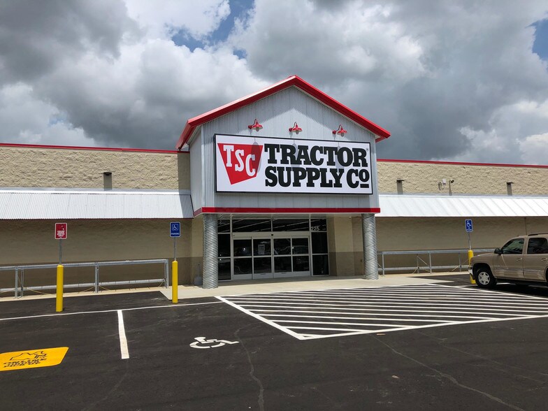 225 Lake Rd, Mansfield, LA 71052