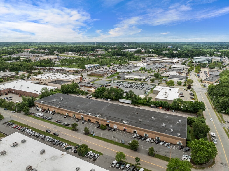 51-111 Morgan Dr, Norwood, MA for lease - Building Photo - Image 2 of 16