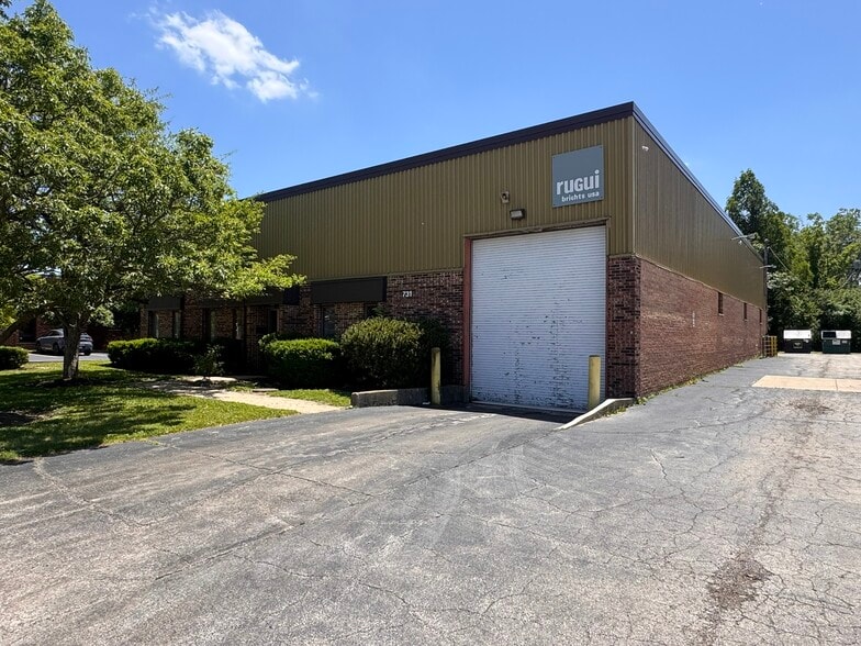 731 Morse Ave, Schaumburg, IL for sale - Building Photo - Image 3 of 7