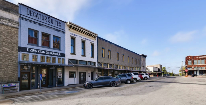 103 W Main St, Decatur, TX for sale - Building Photo - Image 1 of 37