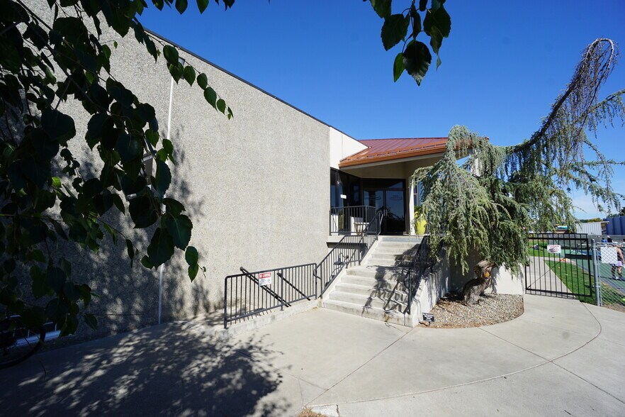 2501 Racquet Ln, Yakima, WA for lease - Building Photo - Image 3 of 3