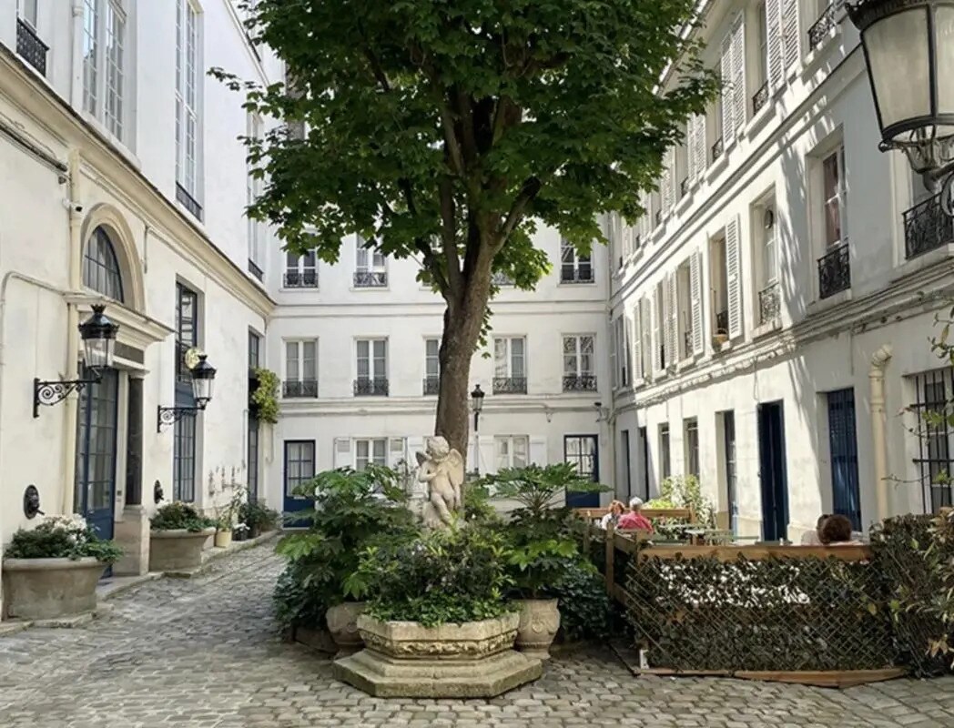 Office in Paris for lease Building Photo- Image 1 of 6