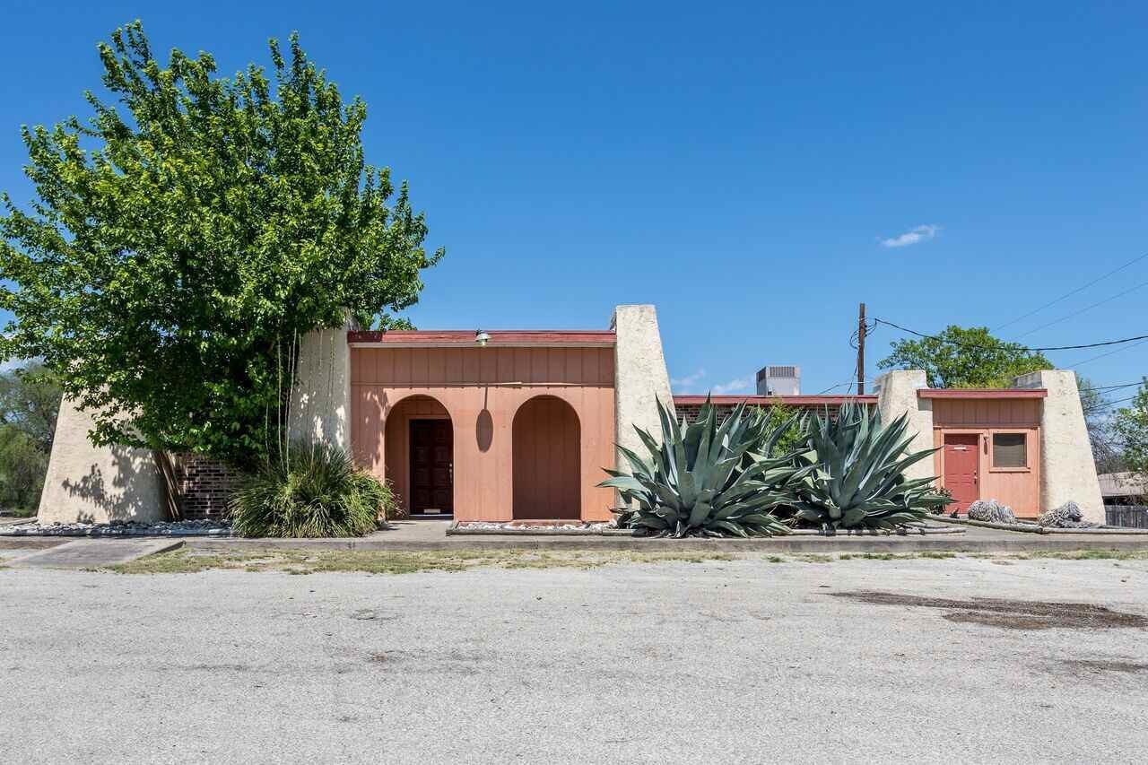 1205 N Bedell Ave, Del Rio, TX 78840