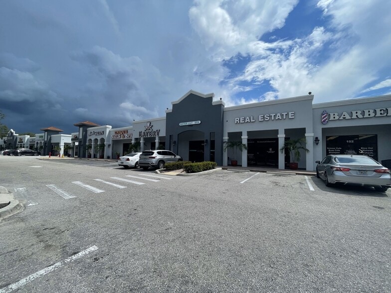 7785 Davis Blvd, Naples, FL for lease - Building Photo - Image 1 of 9