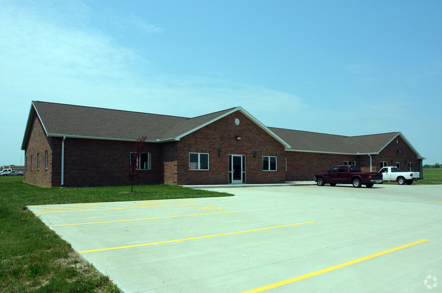 8333 Express Dr, Marion, IL for lease - Primary Photo - Image 1 of 2