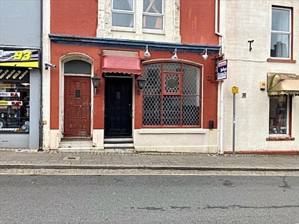 95 Queen St, Pembroke Dock for lease - Building Photo - Image 3 of 3