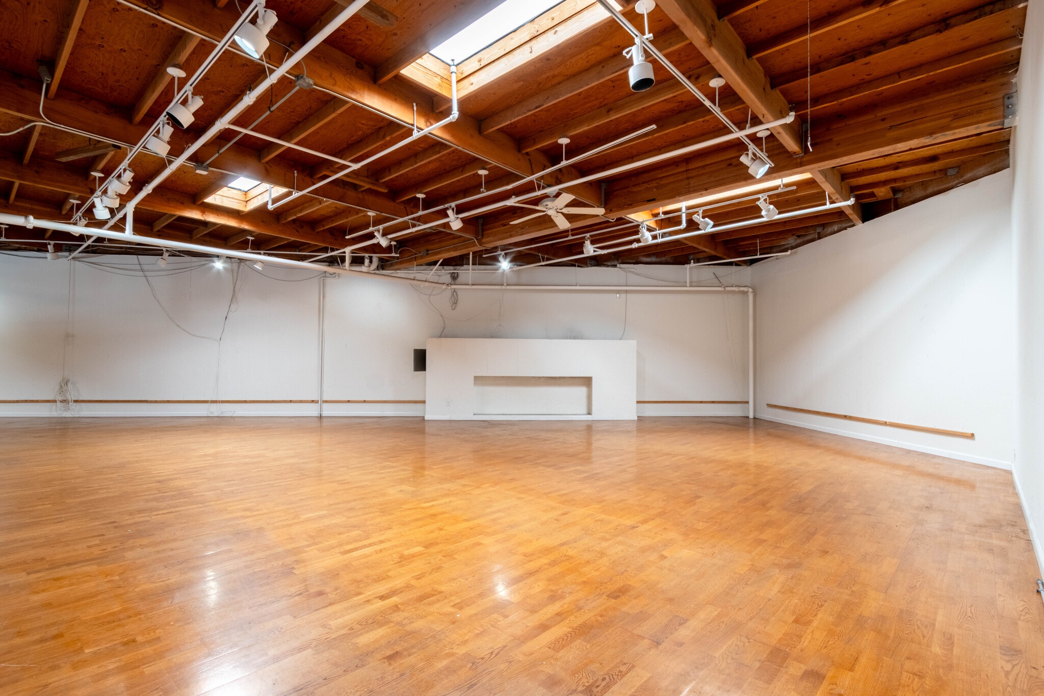 590 10th St, San Francisco, CA for lease Building Photo- Image 1 of 2