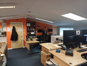 Billington Rd, Leighton Buzzard for lease Interior Photo- Image 2 of 2