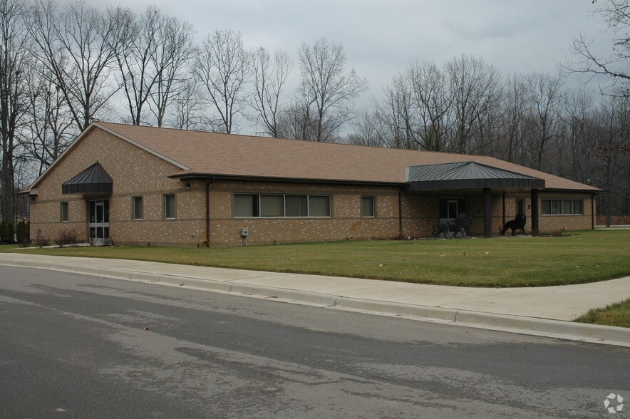 5710 Bella Rose Blvd, Clarkston, MI for lease - Building Photo - Image 2 of 7