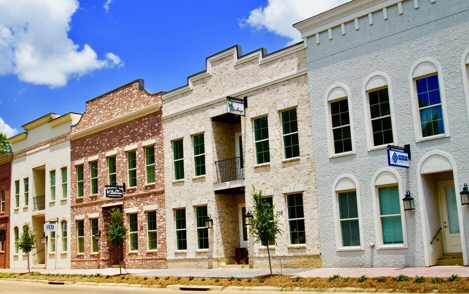 208 W Jackson St, Ridgeland, MS 39157