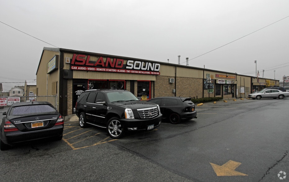 3735 Victory Blvd, Staten Island, NY for sale - Primary Photo - Image 1 of 1